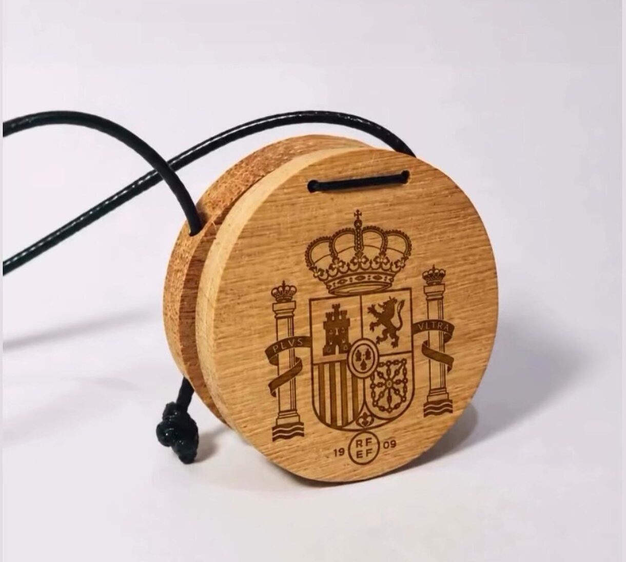 SONAKETE – modelo, ESCUDO DE ESPAÑA